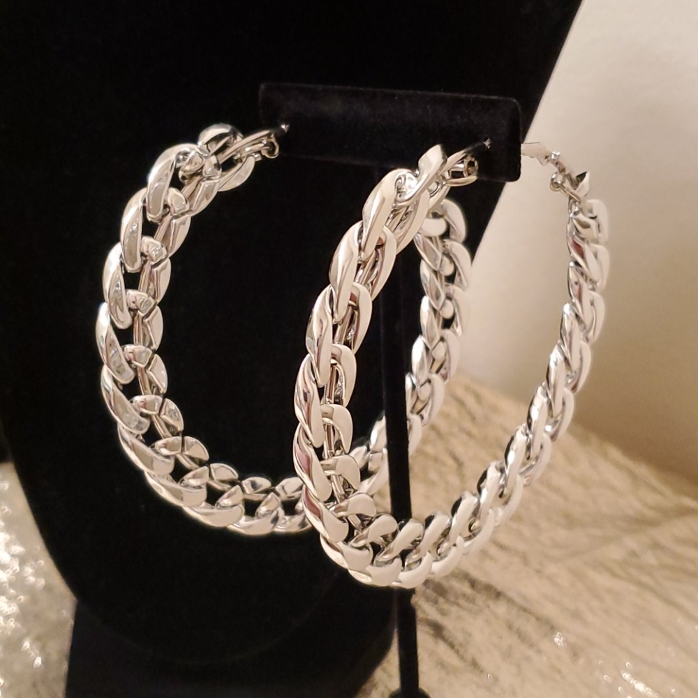 Chain tipe earrings